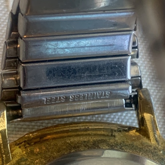 Xandadu Mother of Pearl face watch - Picture 6 of 8